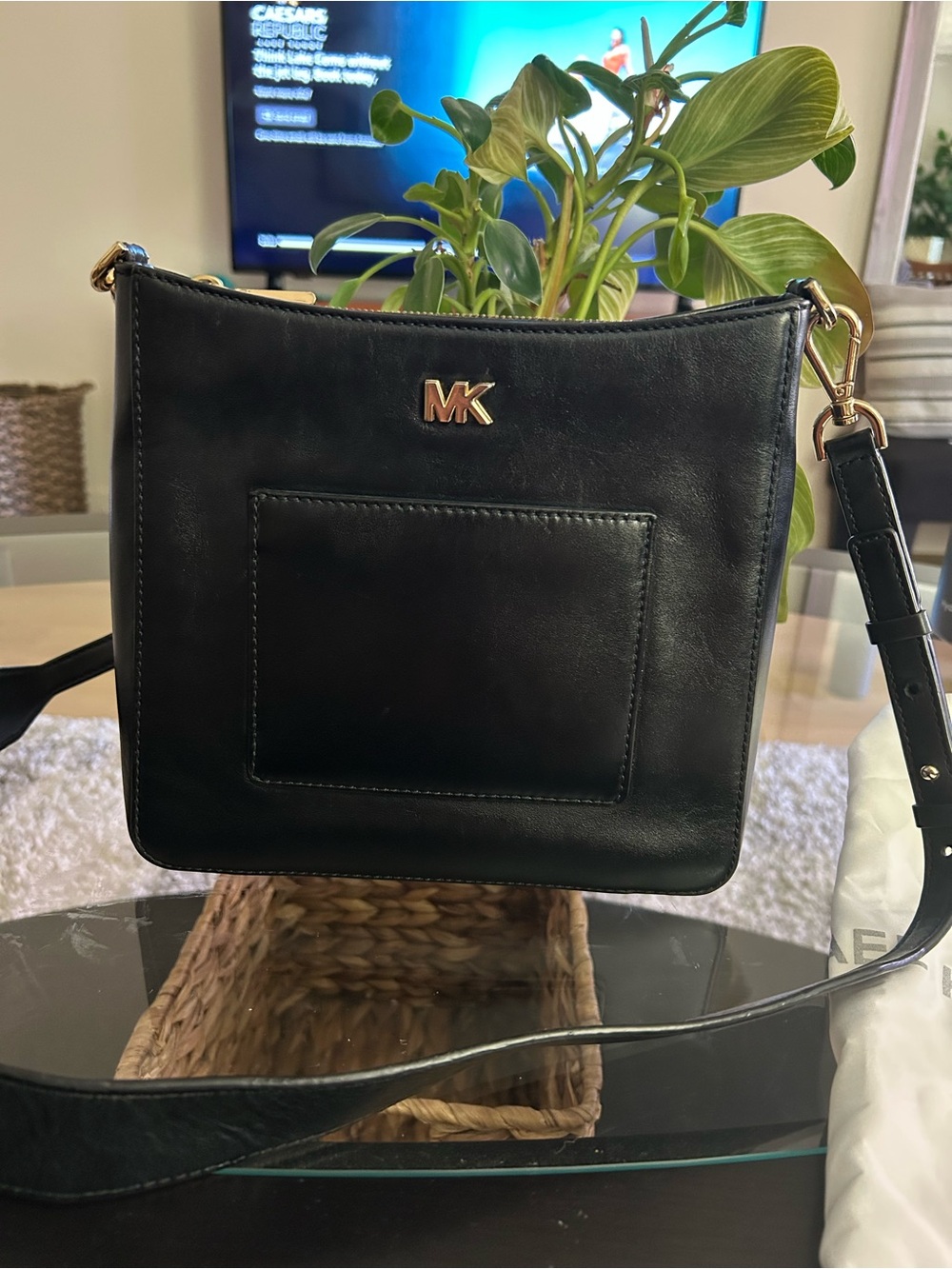 Michael Kors Gloria Pocket Swing Pack w/dust cover